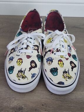 Vans x Marvel Avengers All-Over Print Low Cut Sneakers Sz 8